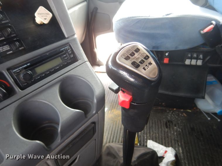 image for item FX9063 2009 Freightliner Columbia semi truck