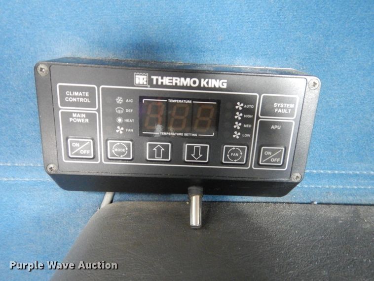 image for item FX9063 2009 Freightliner Columbia semi truck