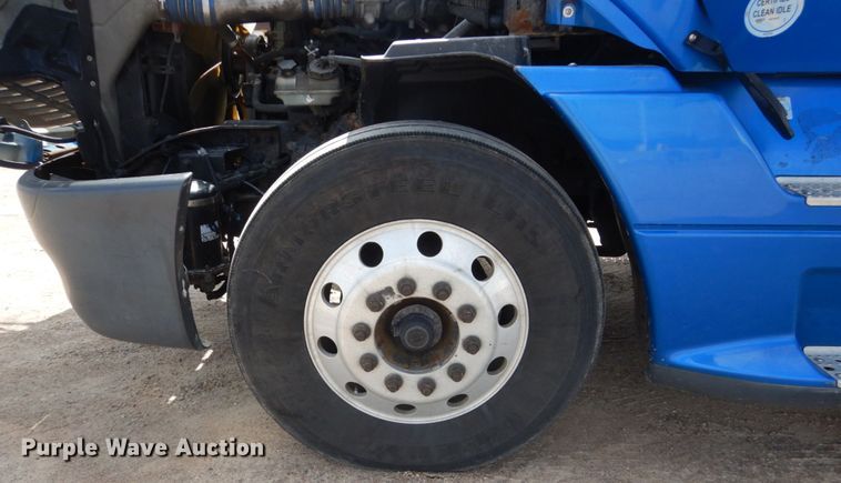 image for item FX9063 2009 Freightliner Columbia semi truck