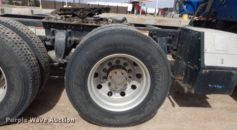 image for item FX9063 2009 Freightliner Columbia semi truck