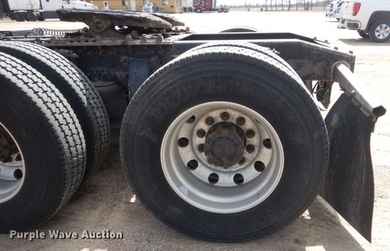 image for item FX9063 2009 Freightliner Columbia semi truck