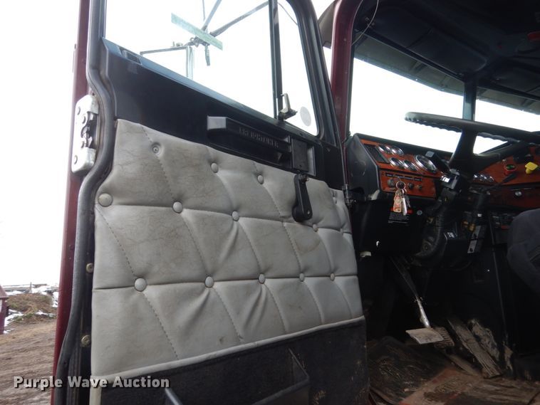 image for item FX9078 1998 Freightliner FLD hook lift container truck