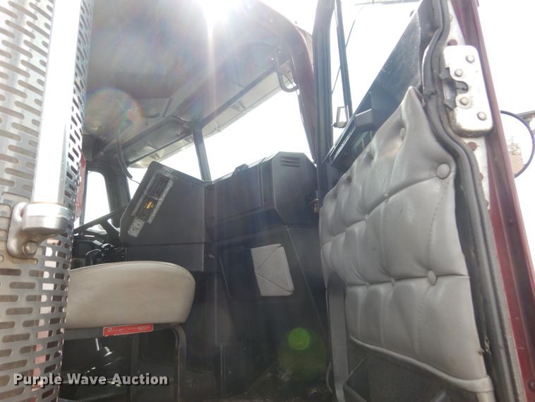 image for item FX9078 1998 Freightliner FLD hook lift container truck