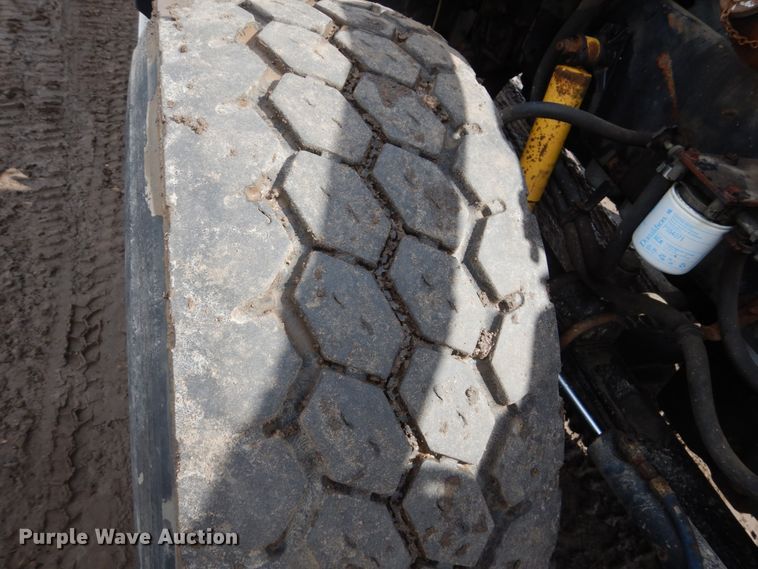 image for item FX9078 1998 Freightliner FLD hook lift container truck