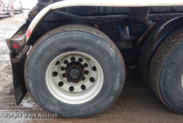 image for item FX9078 1998 Freightliner FLD hook lift container truck