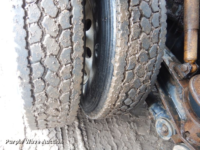 image for item FX9078 1998 Freightliner FLD hook lift container truck