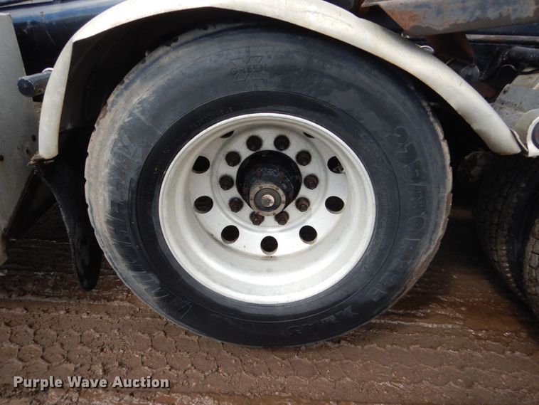 image for item FX9078 1998 Freightliner FLD hook lift container truck