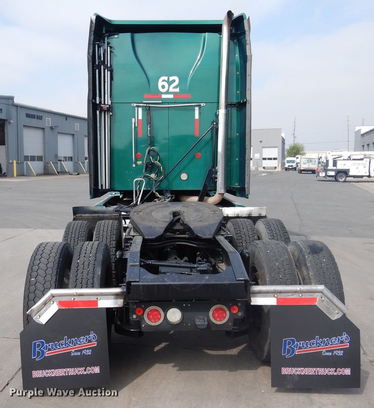 image for item GE9415 2015 Mack CXU613  semi truck