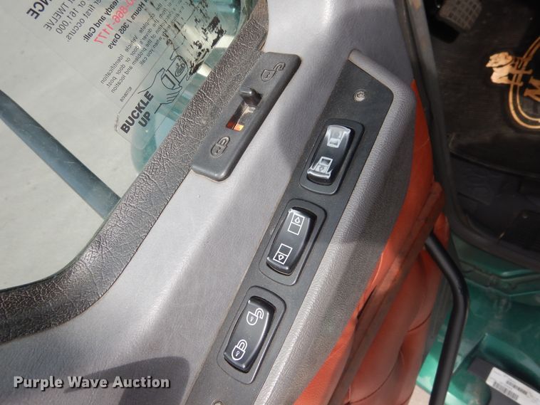 image for item GE9415 2015 Mack CXU613  semi truck