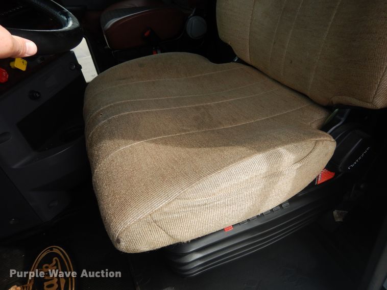 image for item GE9415 2015 Mack CXU613  semi truck