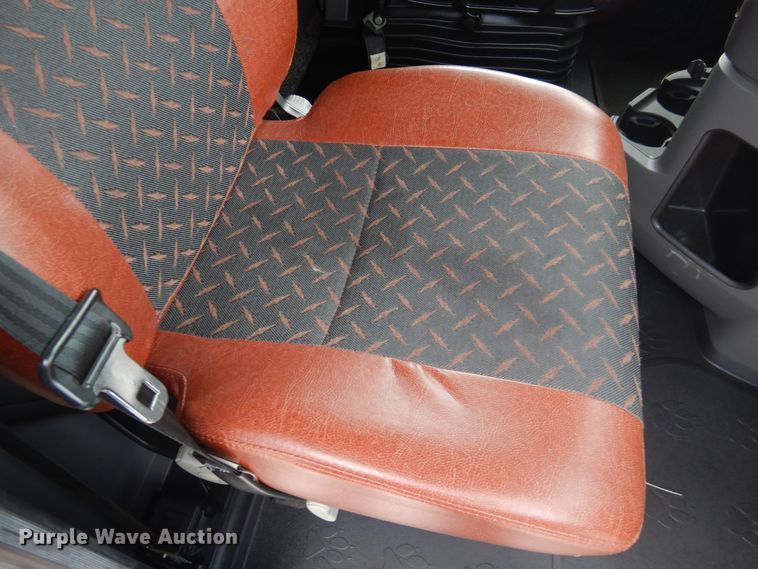 image for item GE9415 2015 Mack CXU613  semi truck