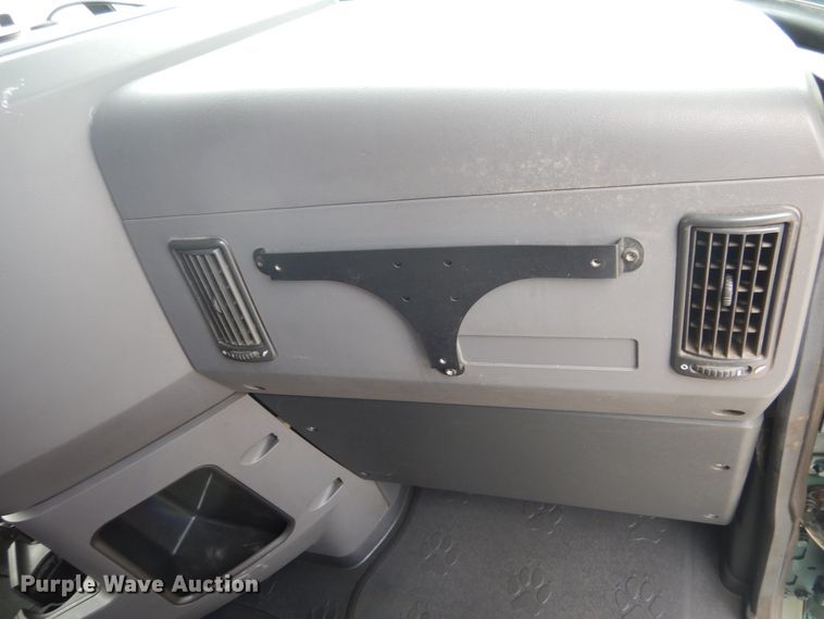 image for item GE9415 2015 Mack CXU613  semi truck