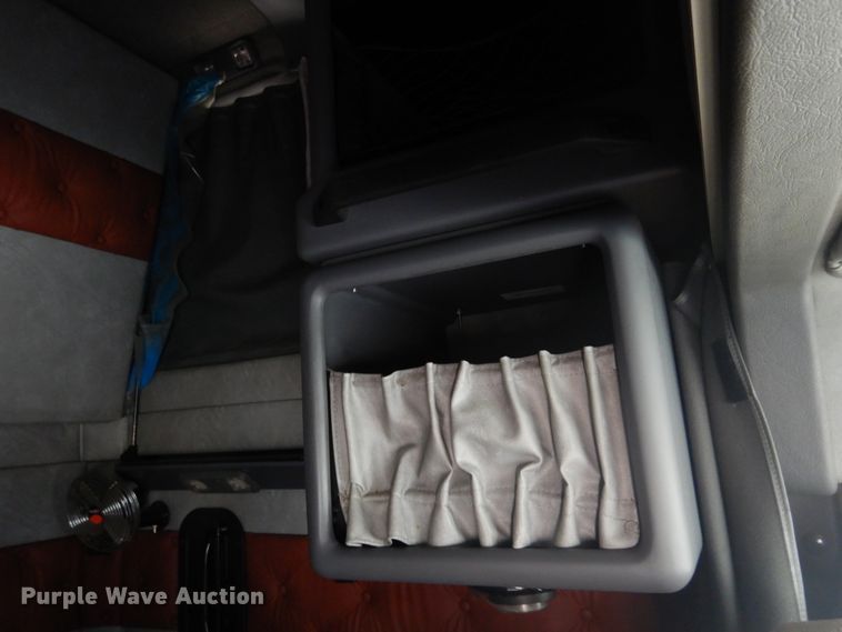 image for item GE9415 2015 Mack CXU613  semi truck