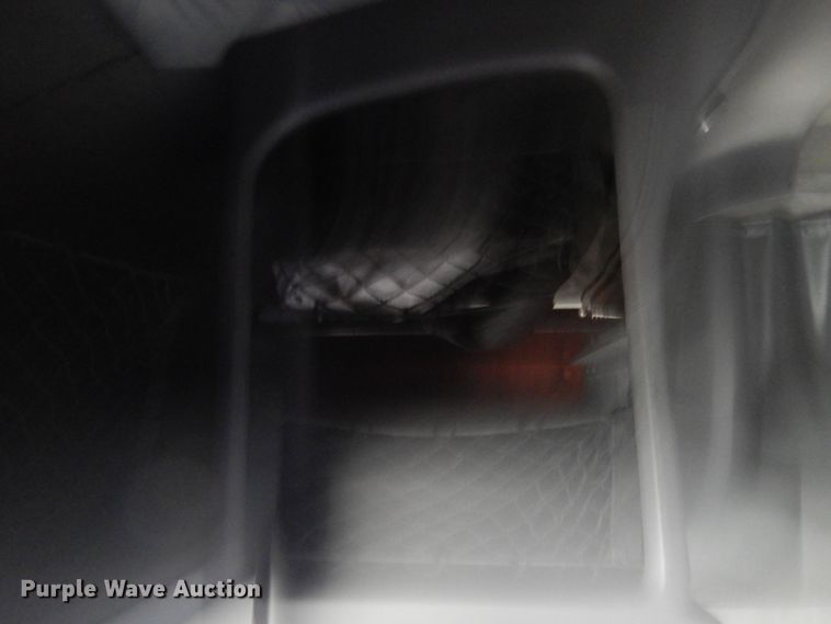 image for item GE9415 2015 Mack CXU613  semi truck