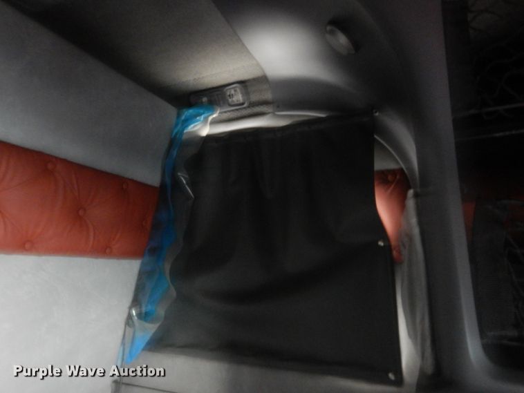 image for item GE9415 2015 Mack CXU613  semi truck