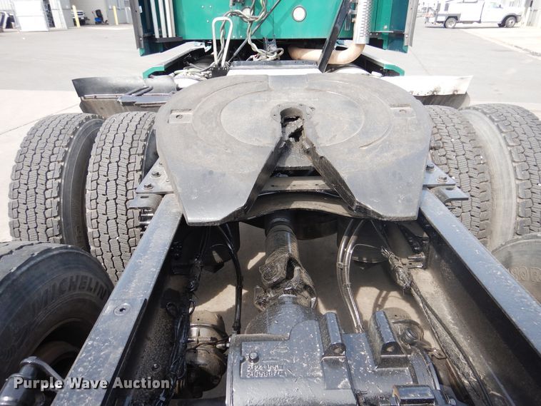 image for item GE9415 2015 Mack CXU613  semi truck