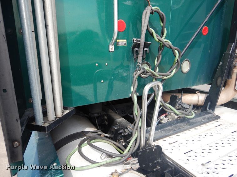 image for item GE9415 2015 Mack CXU613  semi truck