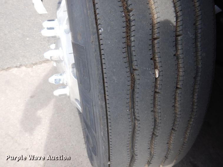 image for item GE9415 2015 Mack CXU613  semi truck