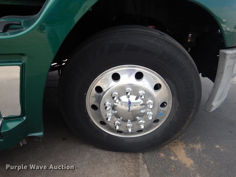 image for item GE9415 2015 Mack CXU613  semi truck