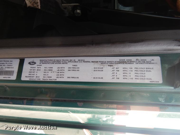 image for item GE9415 2015 Mack CXU613  semi truck