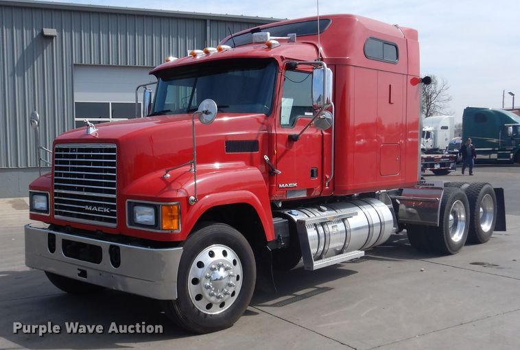 image for item GE9416 2012 Mack CHU613  semi truck