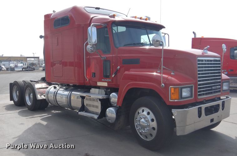 image for item GE9416 2012 Mack CHU613  semi truck