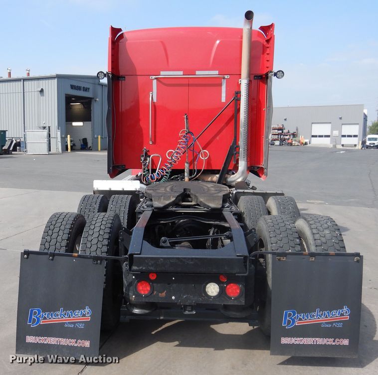 image for item GE9416 2012 Mack CHU613  semi truck