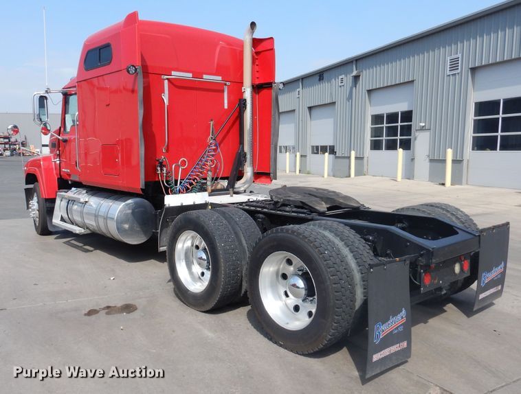 image for item GE9416 2012 Mack CHU613  semi truck