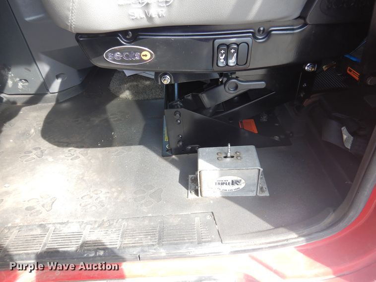 image for item GE9416 2012 Mack CHU613  semi truck