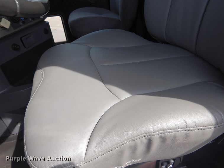 image for item GE9416 2012 Mack CHU613  semi truck