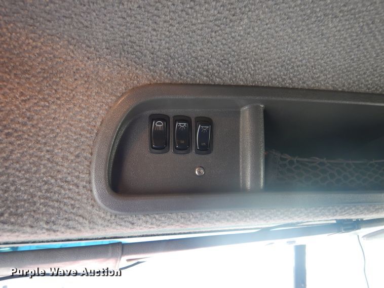 image for item GE9416 2012 Mack CHU613  semi truck