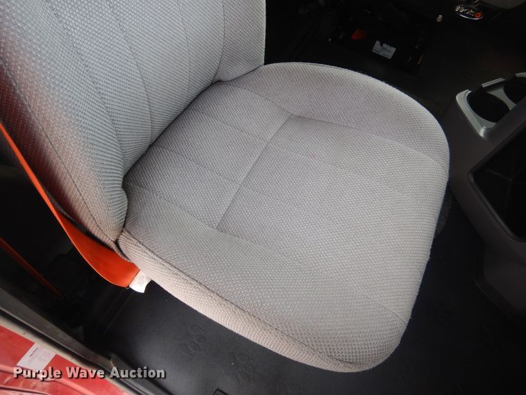 image for item GE9416 2012 Mack CHU613  semi truck