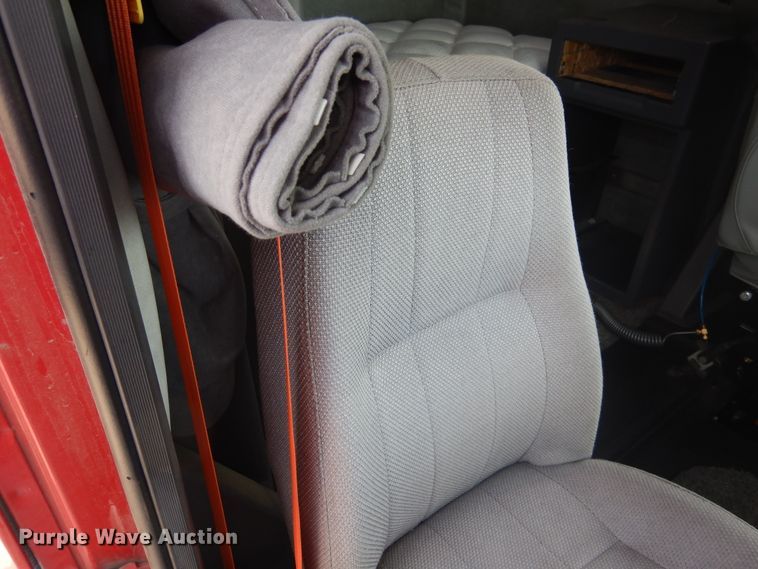 image for item GE9416 2012 Mack CHU613  semi truck