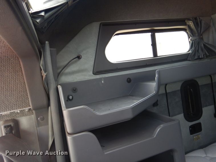 image for item GE9416 2012 Mack CHU613  semi truck