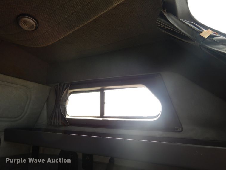 image for item GE9416 2012 Mack CHU613  semi truck