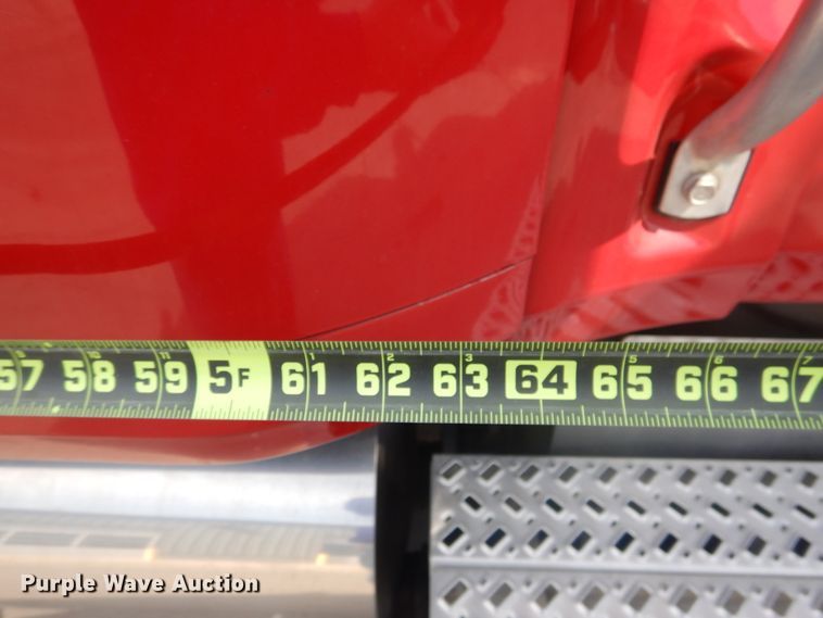 image for item GE9416 2012 Mack CHU613  semi truck