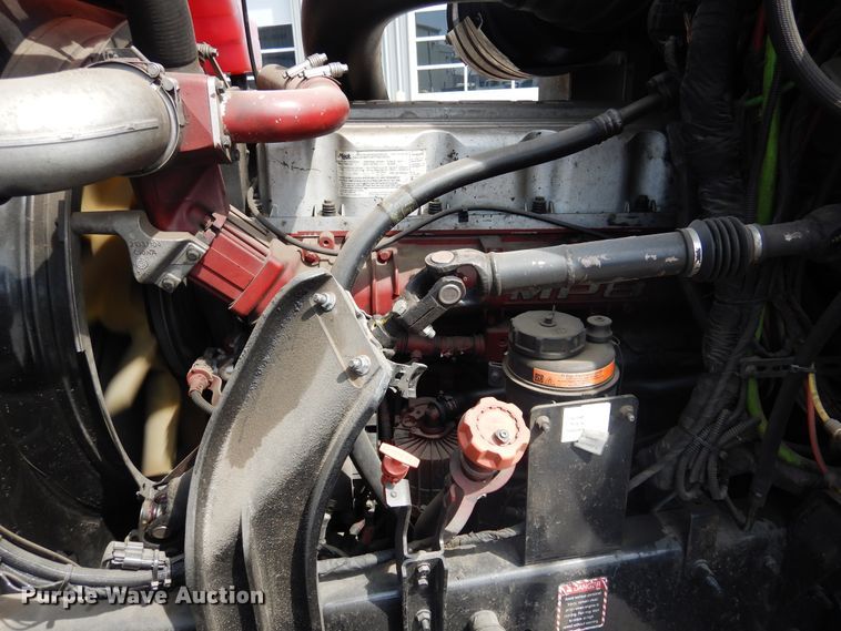 image for item GE9416 2012 Mack CHU613  semi truck