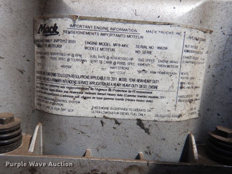 image for item GE9416 2012 Mack CHU613  semi truck