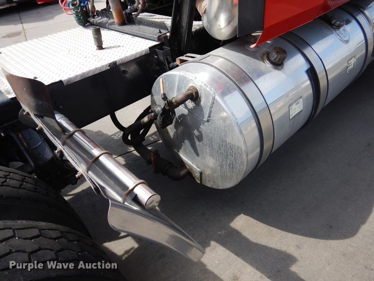 image for item GE9416 2012 Mack CHU613  semi truck