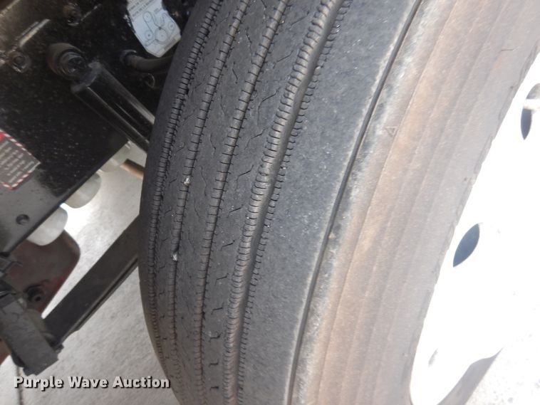 image for item GE9416 2012 Mack CHU613  semi truck