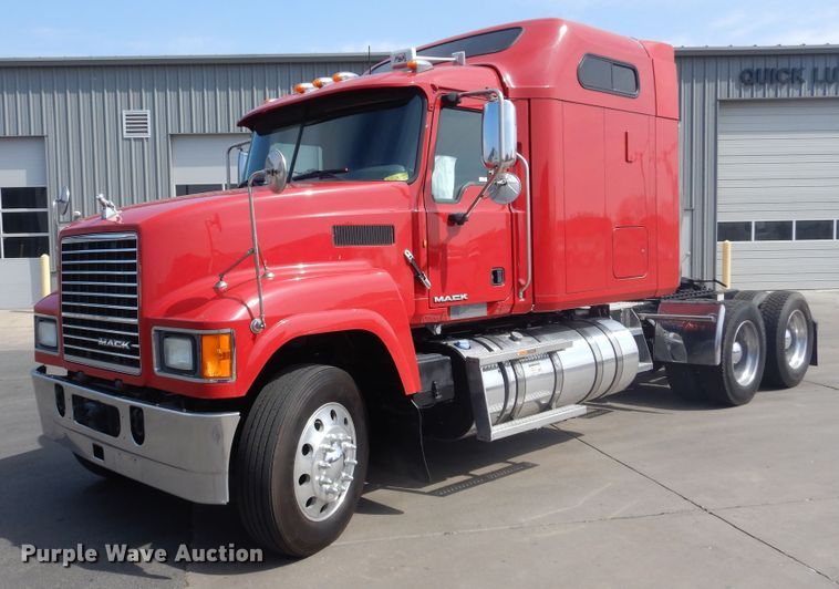 image for item GE9417 2012 Mack CHU613  semi truck