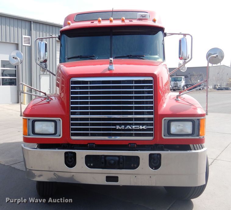 image for item GE9417 2012 Mack CHU613  semi truck