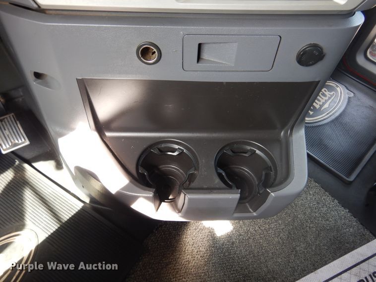 image for item GE9417 2012 Mack CHU613  semi truck