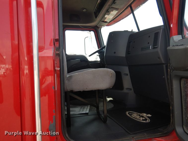 image for item GE9417 2012 Mack CHU613  semi truck