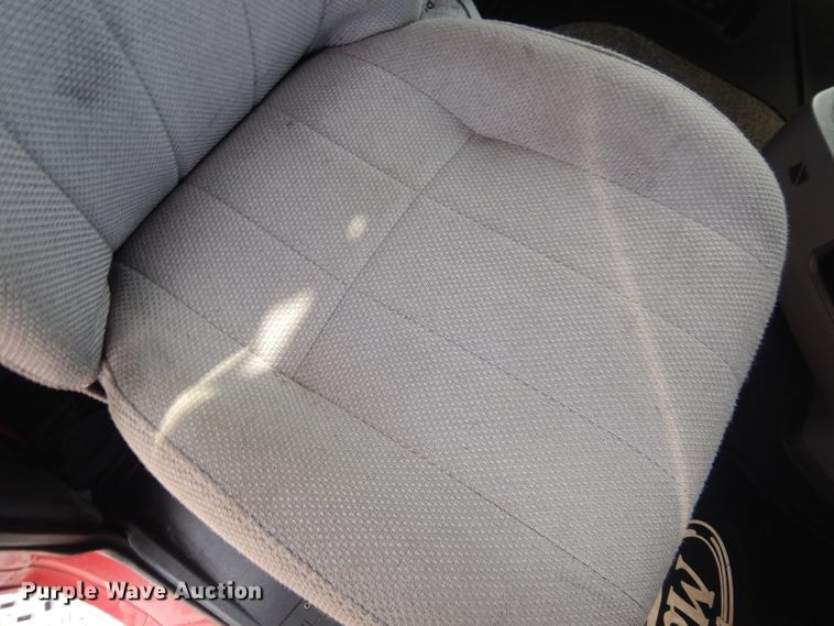 image for item GE9417 2012 Mack CHU613  semi truck