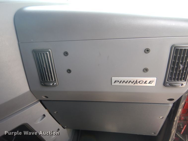 image for item GE9417 2012 Mack CHU613  semi truck