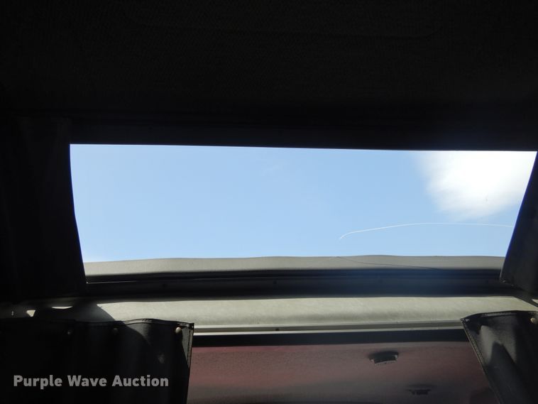 image for item GE9417 2012 Mack CHU613  semi truck