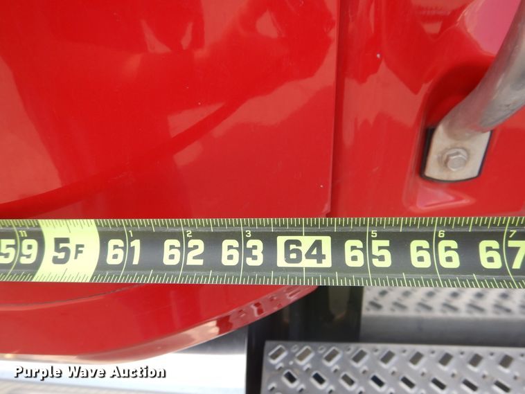 image for item GE9417 2012 Mack CHU613  semi truck