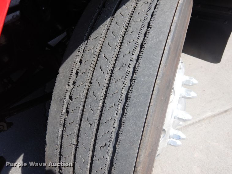 image for item GE9417 2012 Mack CHU613  semi truck