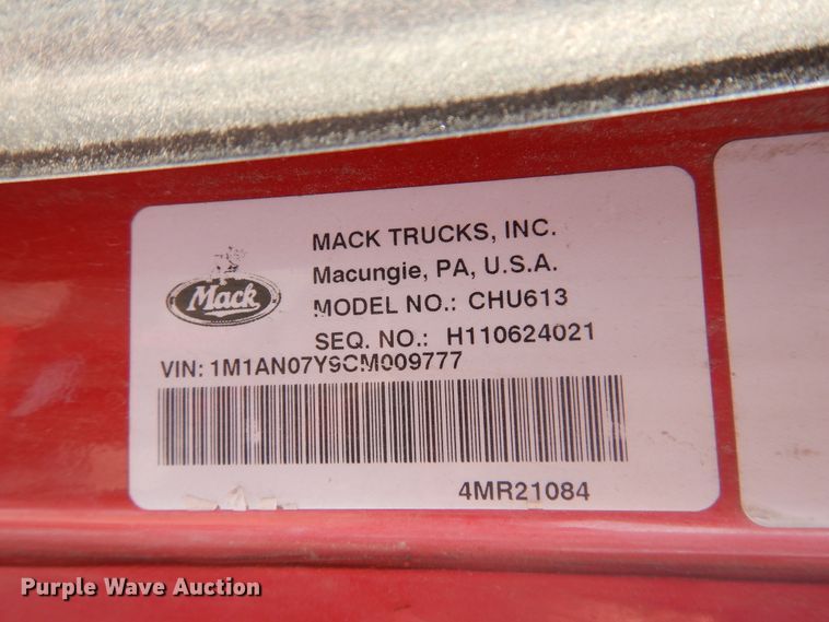 image for item GE9417 2012 Mack CHU613  semi truck